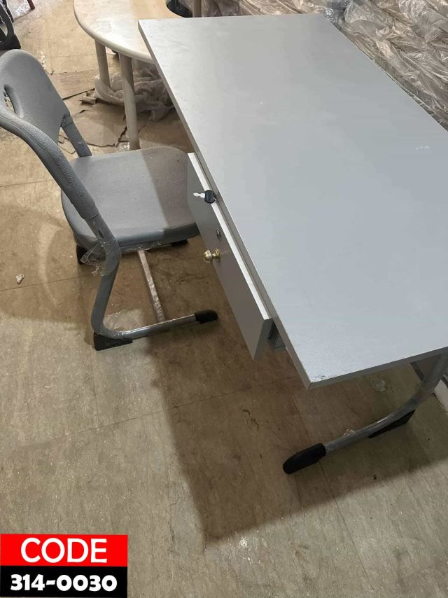 مكتب مدرسي بالكرسي