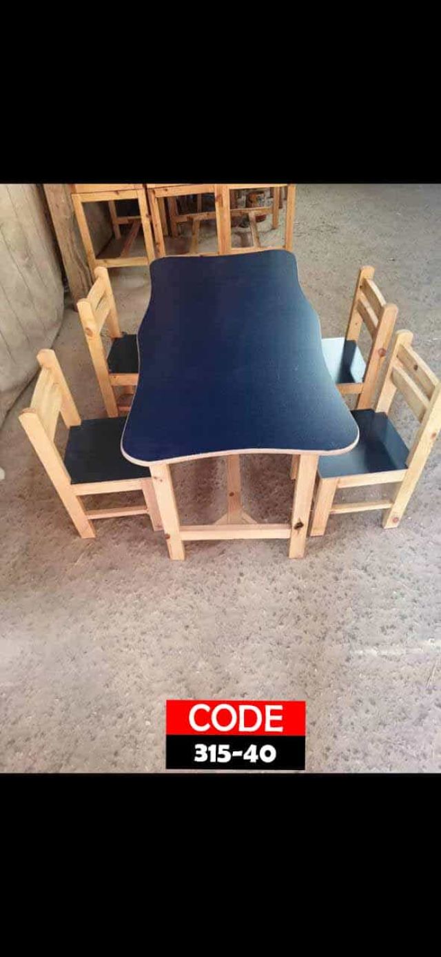 ديسك اطفالي بالكرسي