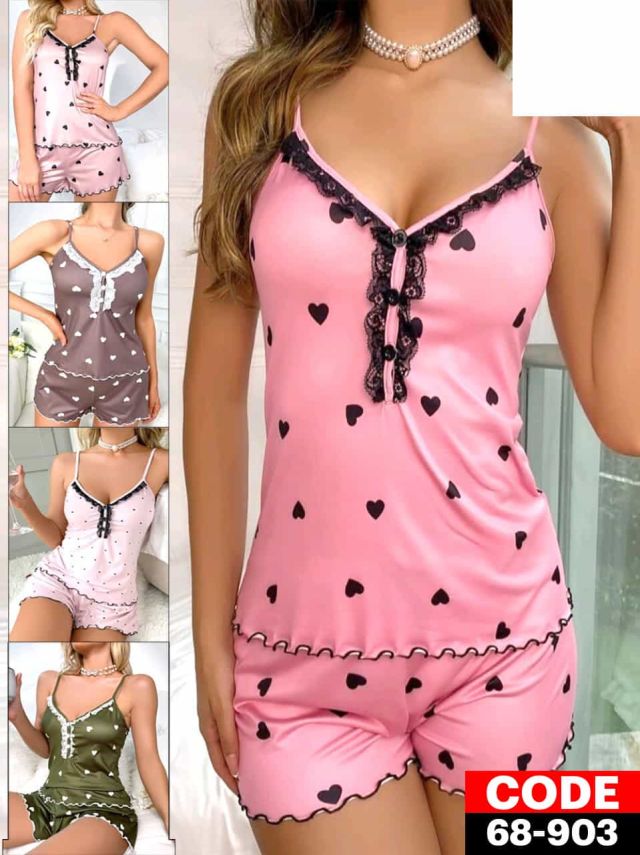 ملابس نسائية